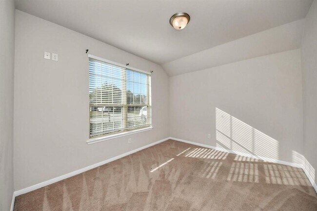 Building Photo - 24610 Emerald Pool Falls Dr