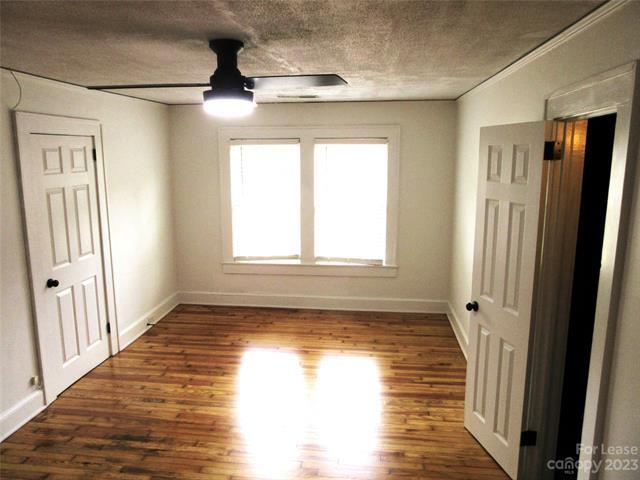 Building Photo - 511 S 4th St