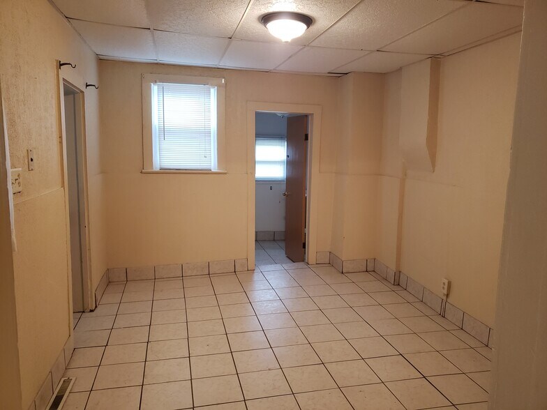 Dining Room - 86 W Union St