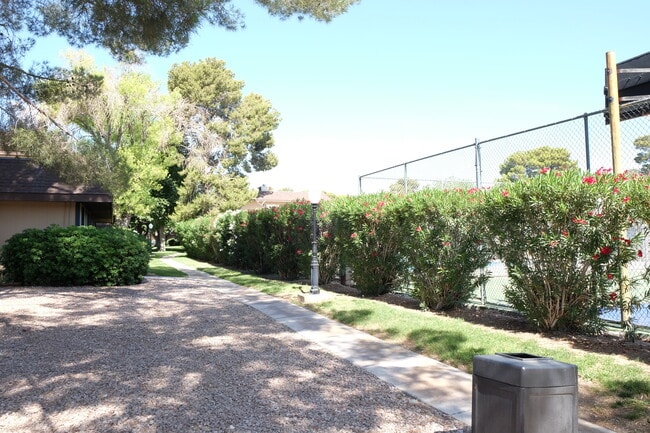 Building Photo - 6127 Meadowhaven Ln