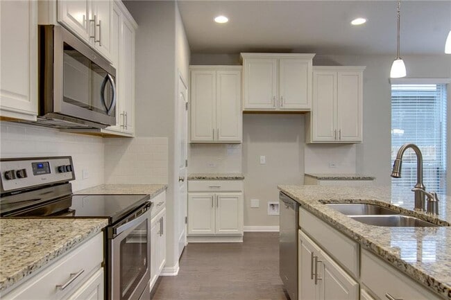 Building Photo - 3240 E Whitestone Blvd