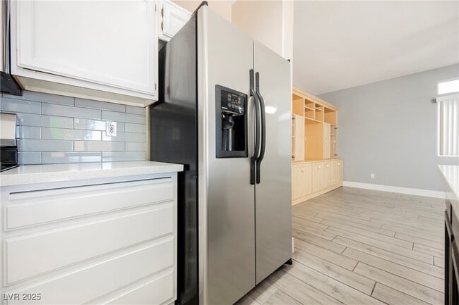 Building Photo - 138 Cam Capri