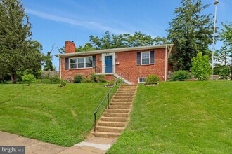Building Photo - 301 Moncure Dr
