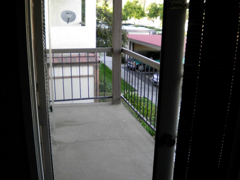 Building Photo - 3232 Little Mountain Dr