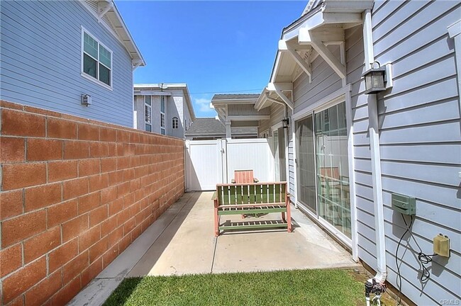 Building Photo - 2110 Arlington Ave