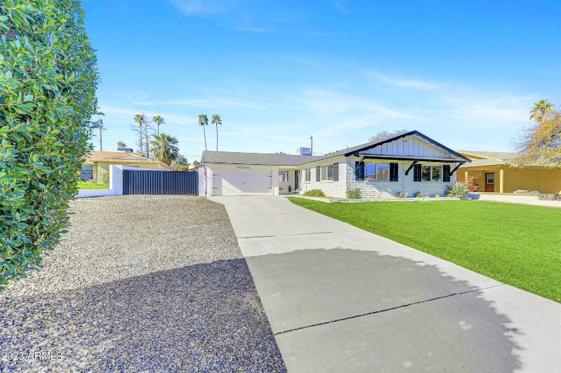 Primary Photo - 1446 N McAllister Ave