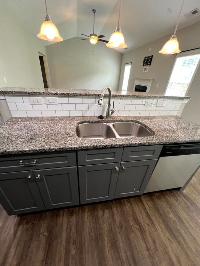 Building Photo - 198 Meherrin Lp