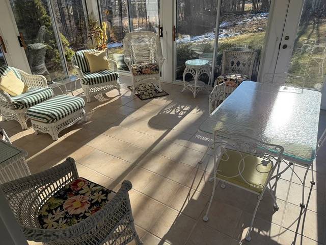 Building Photo - 18 Wildwood Dr