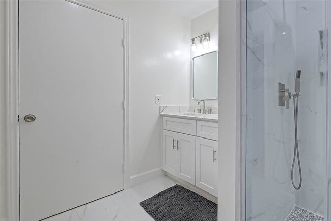 Building Photo - 5522 Caversham Dr