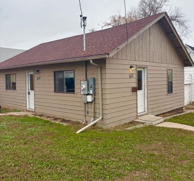 Primary Photo - 2 Bedroom House!