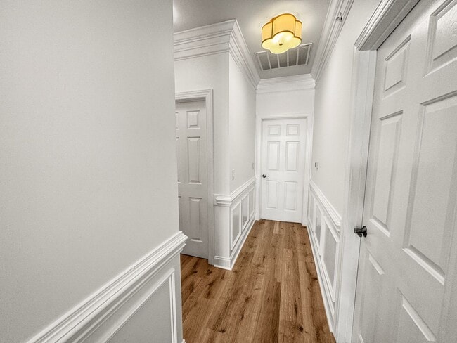 Building Photo - Fully Furnished Waterfront Elegance on Mai...