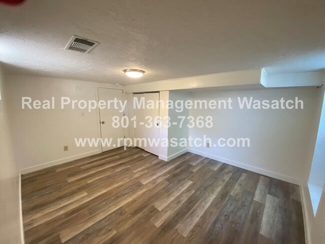 Building Photo - Take a Look at This 4 Bedroom 2 Bathroom H...