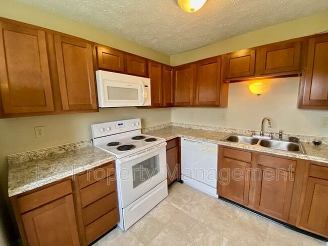 Building Photo - 6105 Epperson Dr