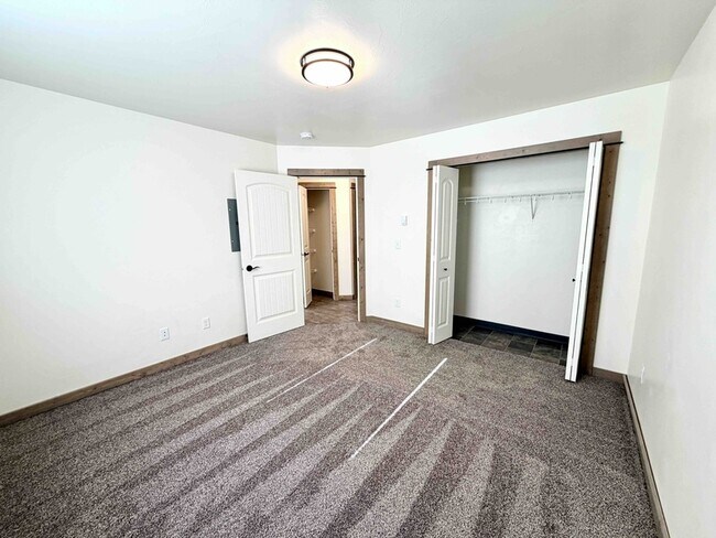 Building Photo - 1048 Enterprise Dr