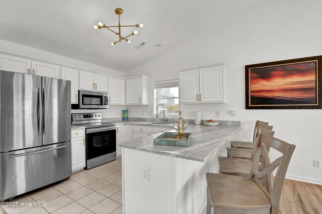 Building Photo - 1401 S Shore Dr