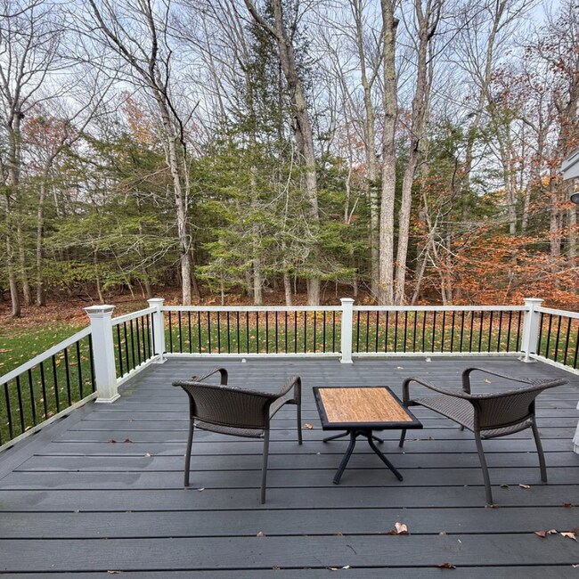 Building Photo - 3 Crystal Ln