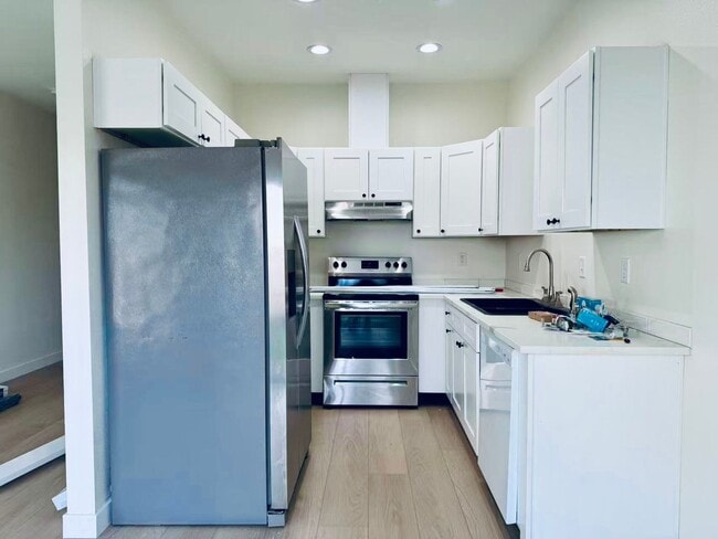 Building Photo - 1926 SW Washington St