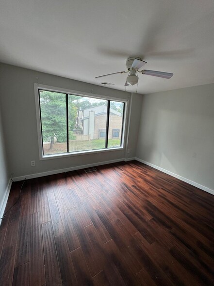Building Photo - 12 Fifeshire Ct