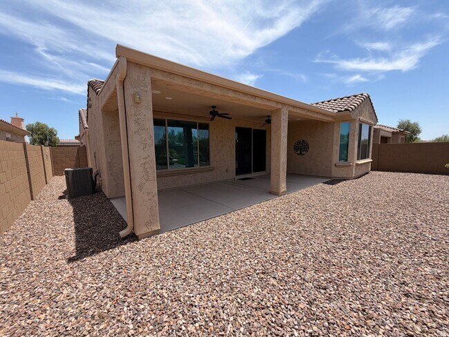 Building Photo - 4024 N Cottonwood Dr