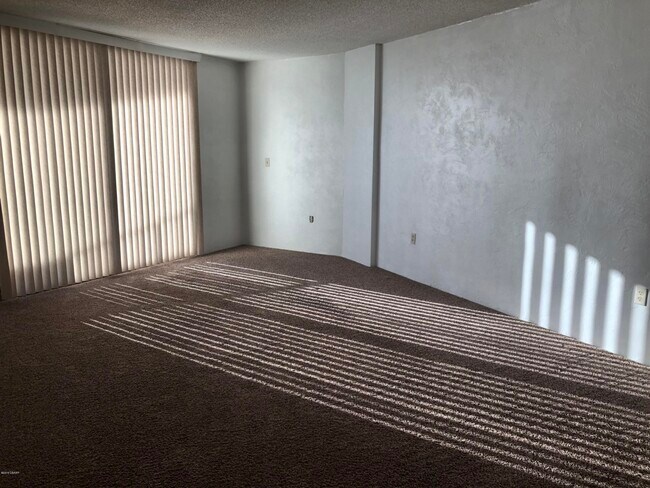 Building Photo - 1415 Ocean Shore Blvd