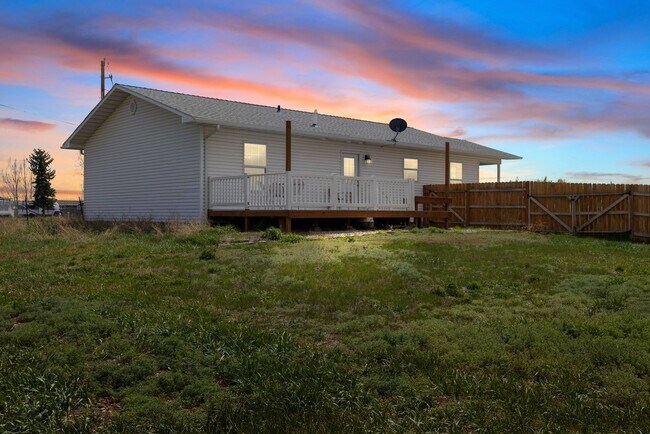 Building Photo - 4 bed 2 bath Home in Idaho Falls