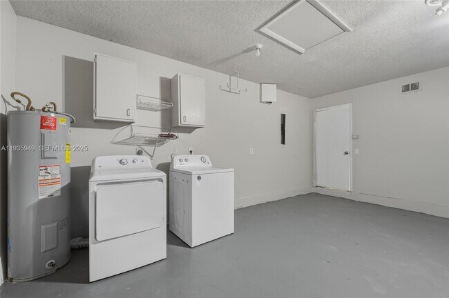 Building Photo - 138 Colly Way