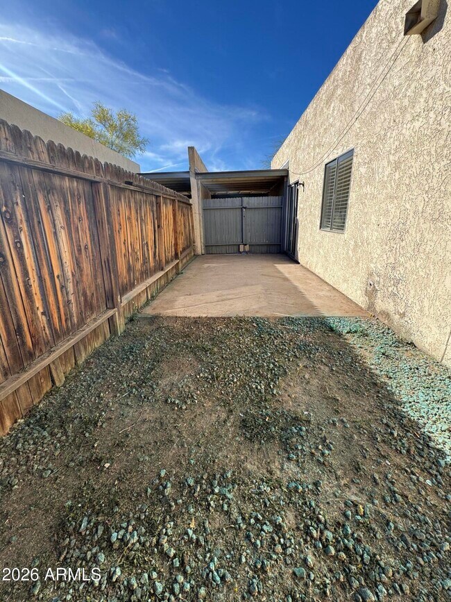 Building Photo - 6527 N 67th Ave