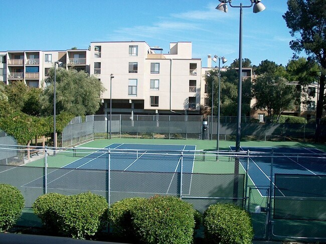 Building Photo - 310 N Civic Dr