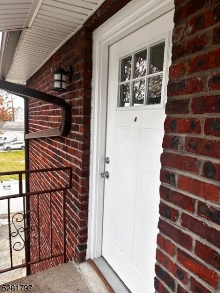 Building Photo - 23 Chestnut St