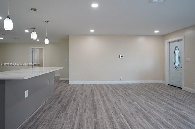 Building Photo - 1198 W Camino Real