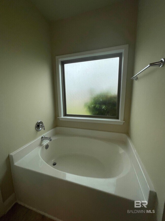 Building Photo - 9944 Cumbria Drive