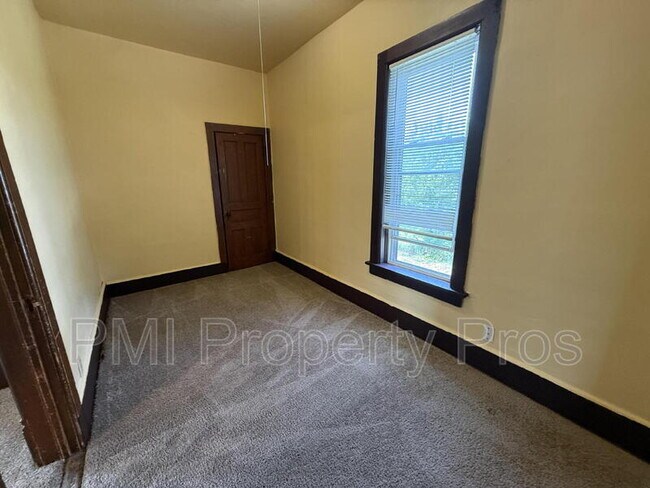 Building Photo - 2441 Dr. William Finlayson St