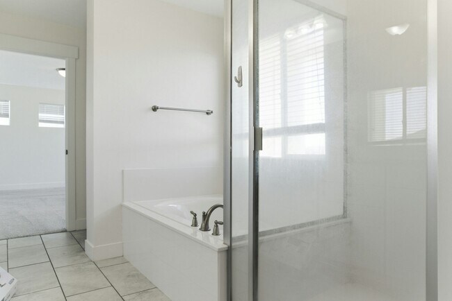 Building Photo - 5152 E Sequoia Way