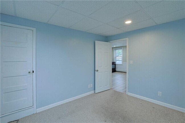 Building Photo - 156 Urban Ave