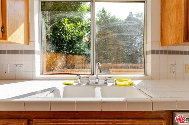 Building Photo - 7306 Newcastle Ave