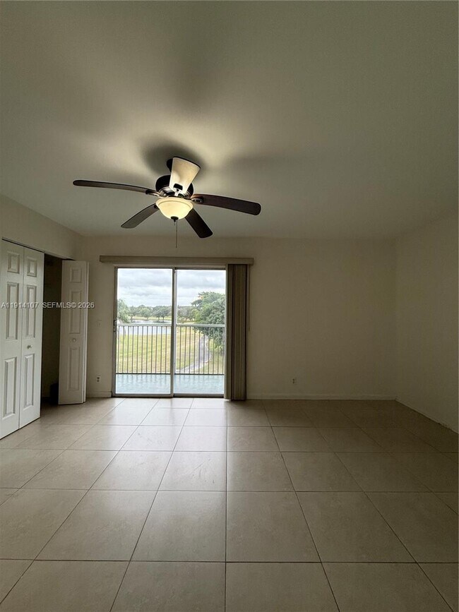 Building Photo - 13250 SW 4th Ct