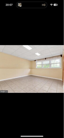 Building Photo - 1501 King Philip Cir