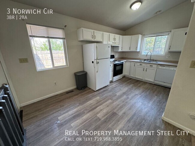 Building Photo - 3 Norwich Cir