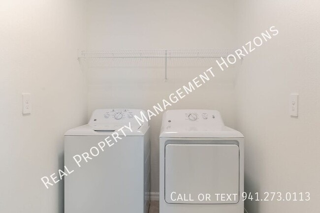 Building Photo - 1929 Transom Ln