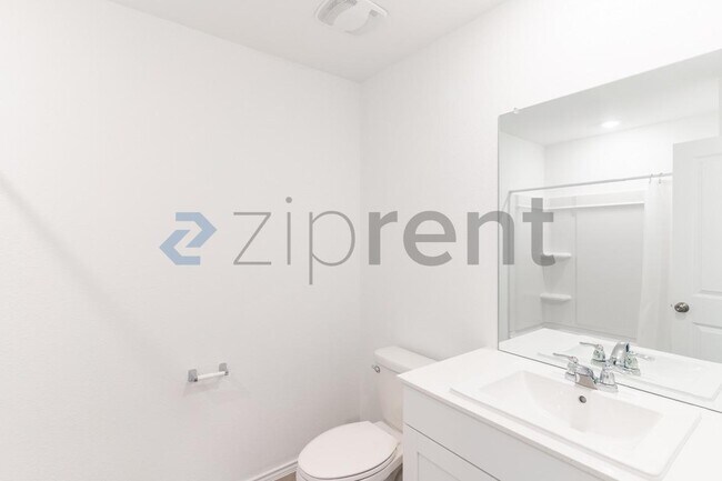 Building Photo - 208 Skyfire St