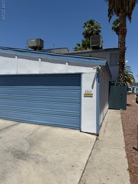 Building Photo - 4264 White Sands Ave