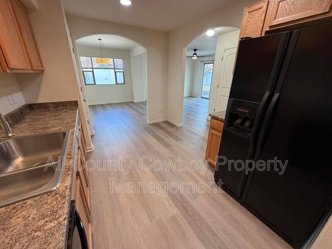 Building Photo - 6962 Wild Bill Ct
