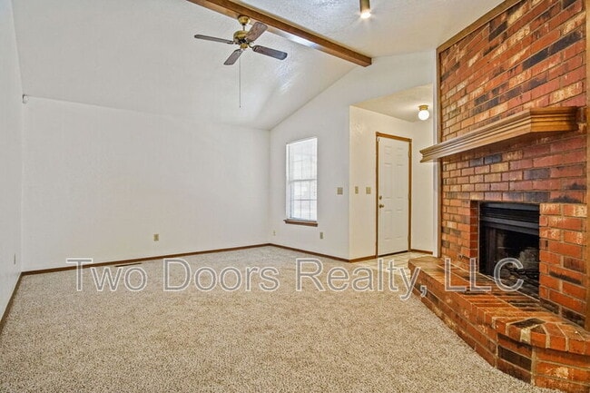 Building Photo - 8910 Oak Valley Dr