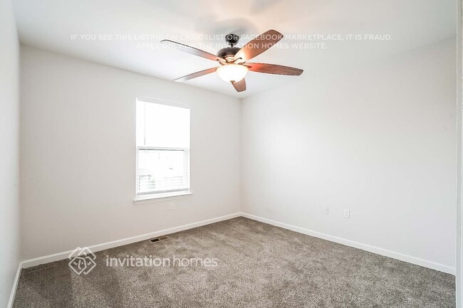 Building Photo - 2223 Dale View Dr