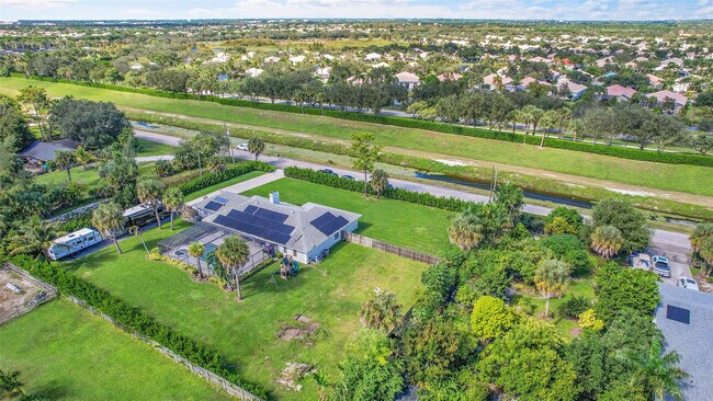 Building Photo - 8606 Arrowhead Dr