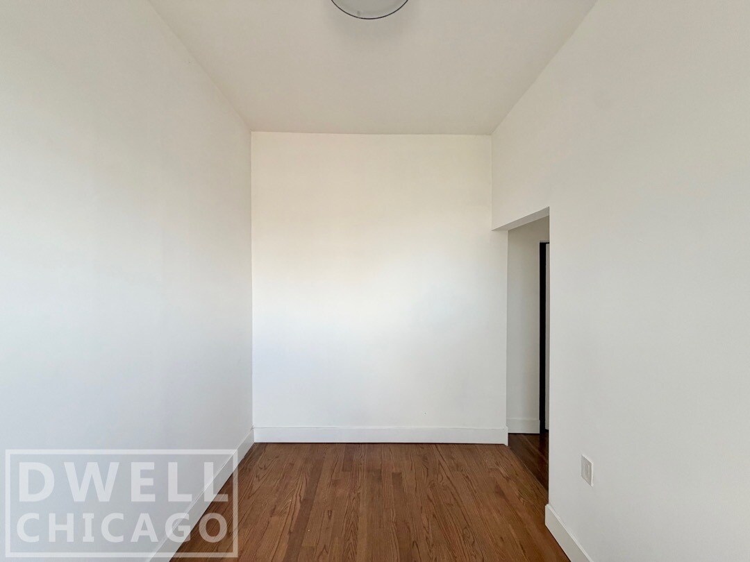 Building Photo - 1362 N Bosworth Ave