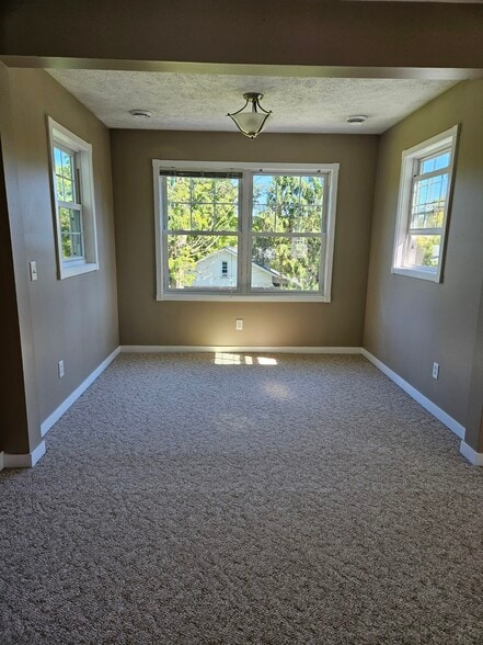 Dining space off of living room - 316 W Main St