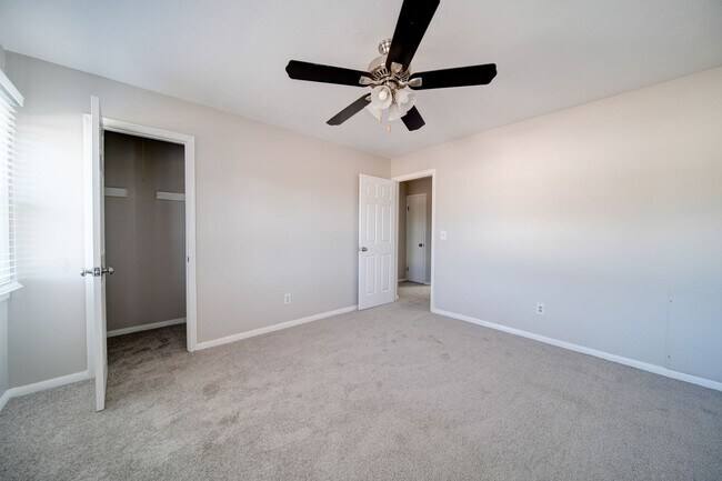 Building Photo - 2433 Charles Blvd