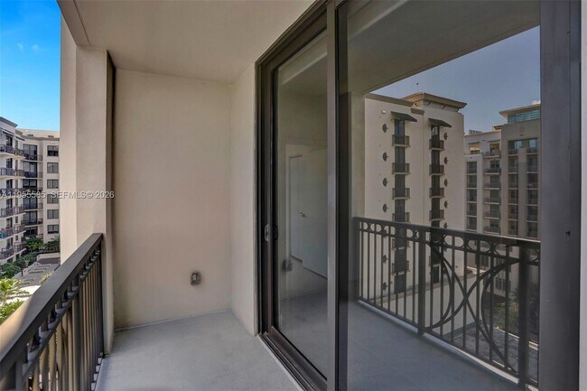 Building Photo - 301 Altara Ave