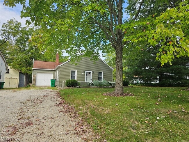 Building Photo - 15794 Grove St